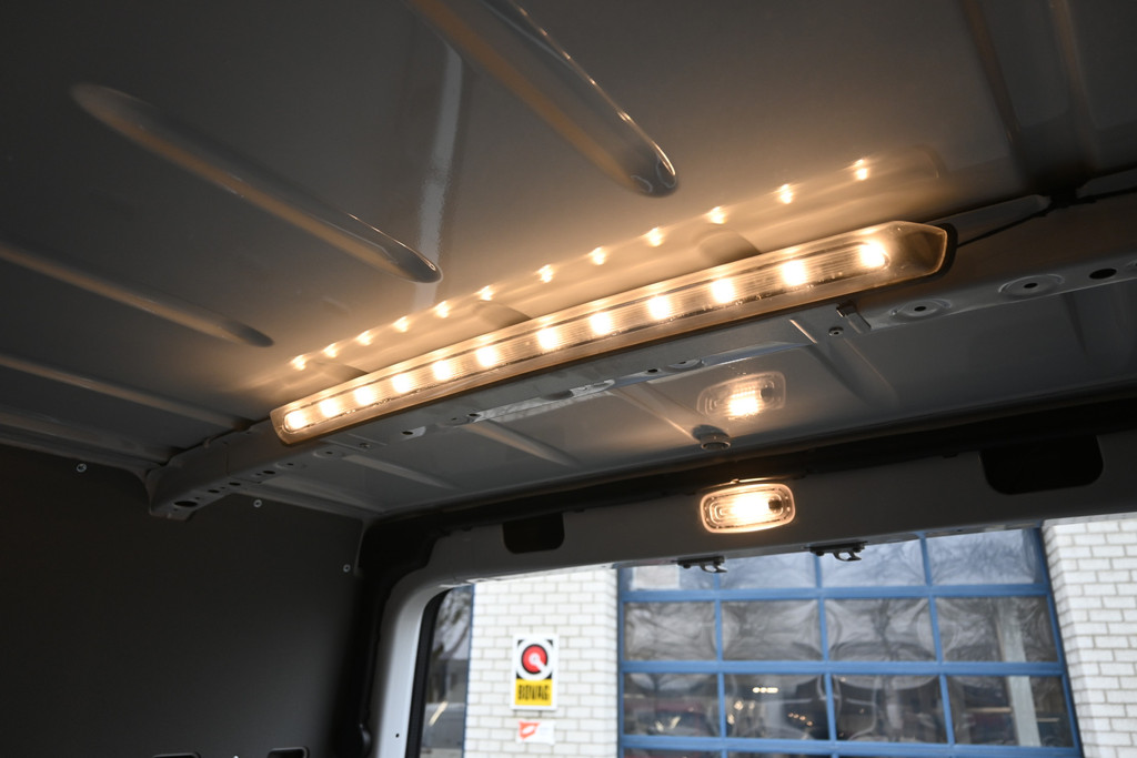 Mercedes-Benz eSprinter 8