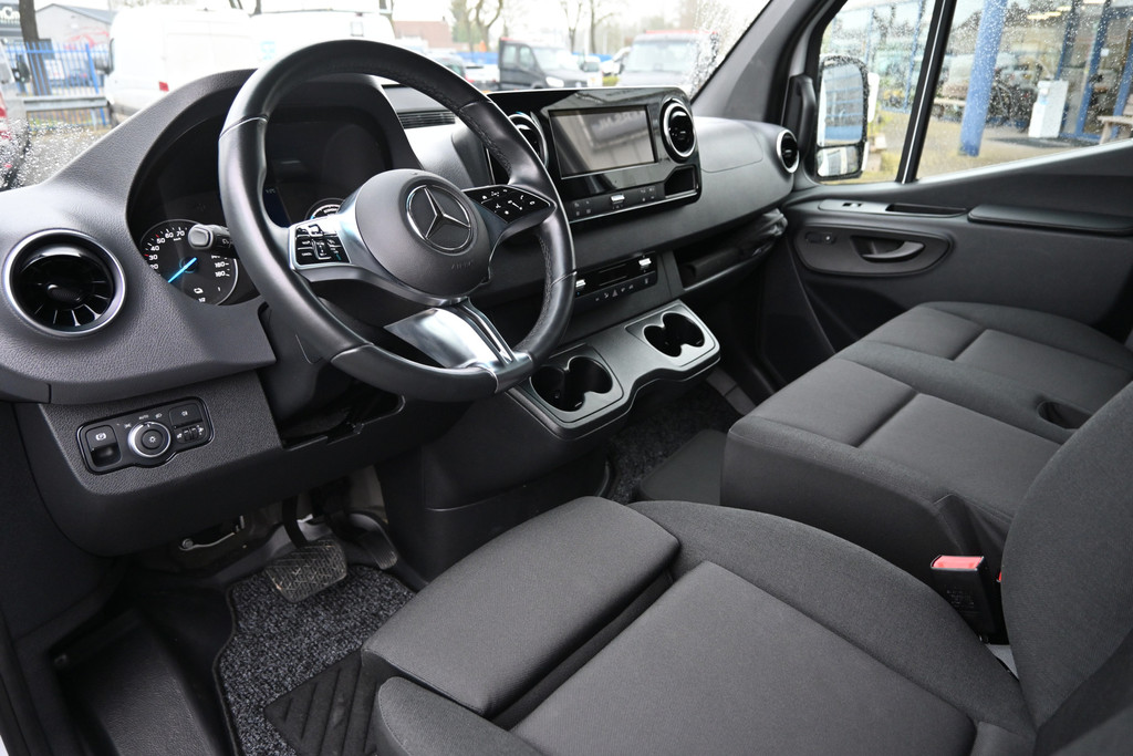 Mercedes-Benz eSprinter 9