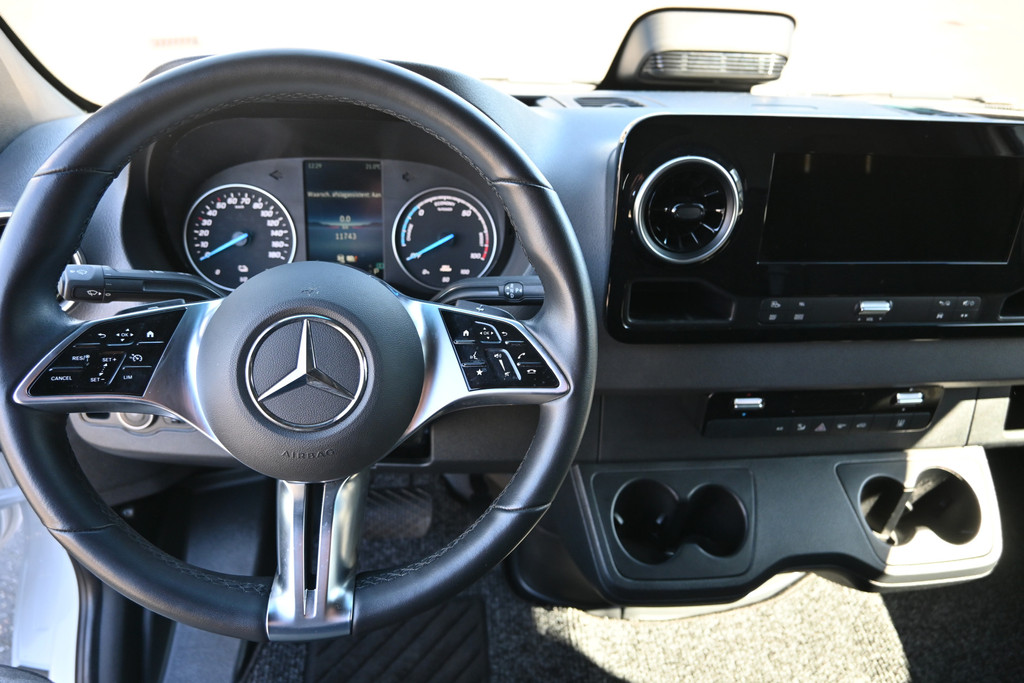 Mercedes-Benz eSprinter 13