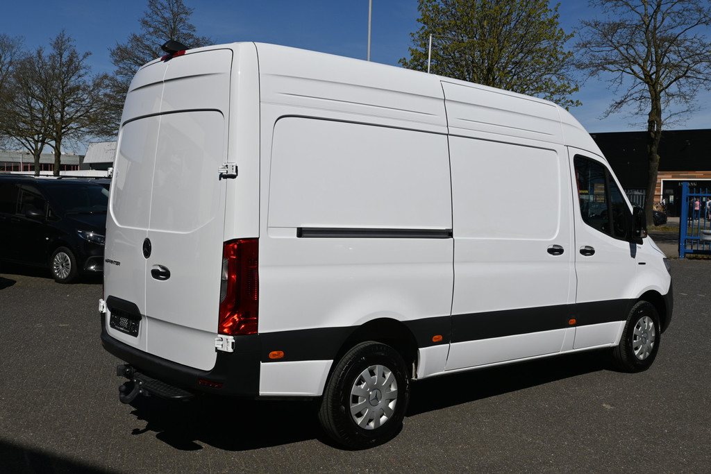 Mercedes-Benz eSprinter 2