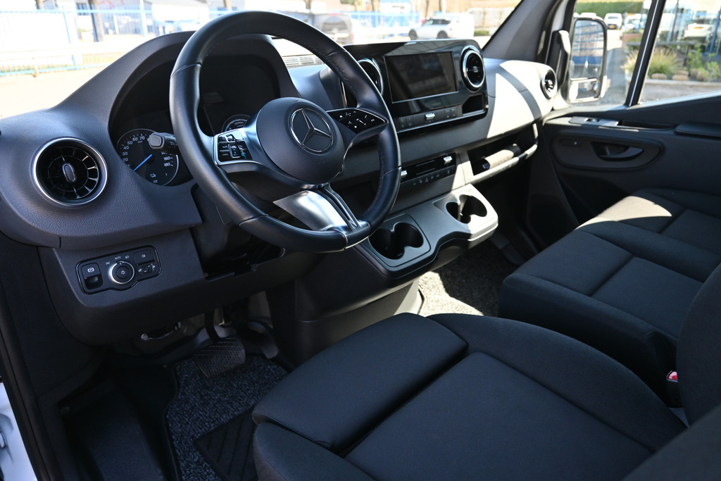 Mercedes-Benz eSprinter 3