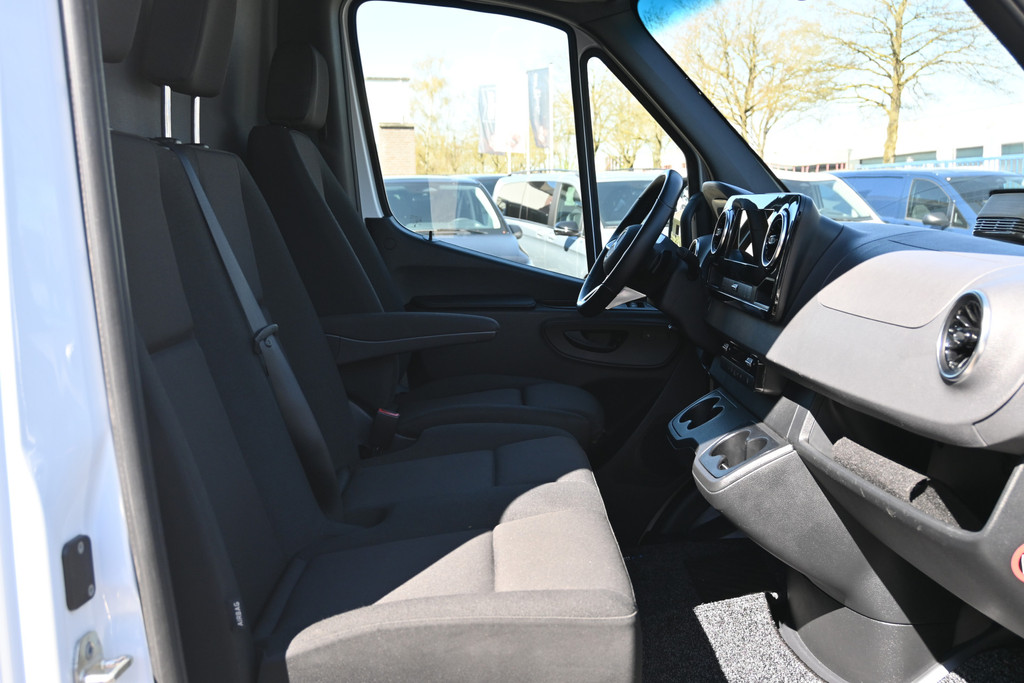 Mercedes-Benz eSprinter 7