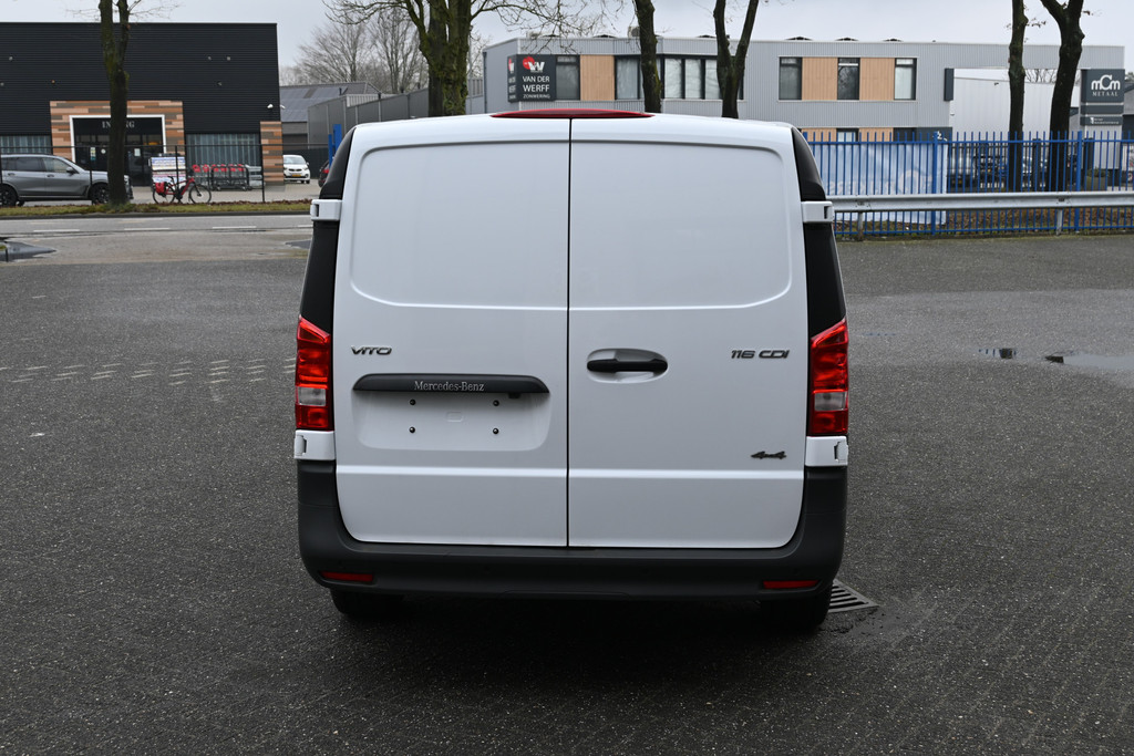 Mercedes-Benz Vito 10