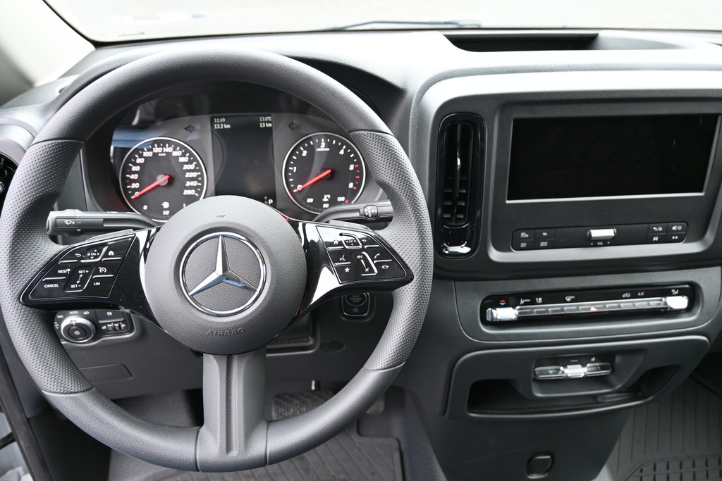 Mercedes-Benz Vito 13