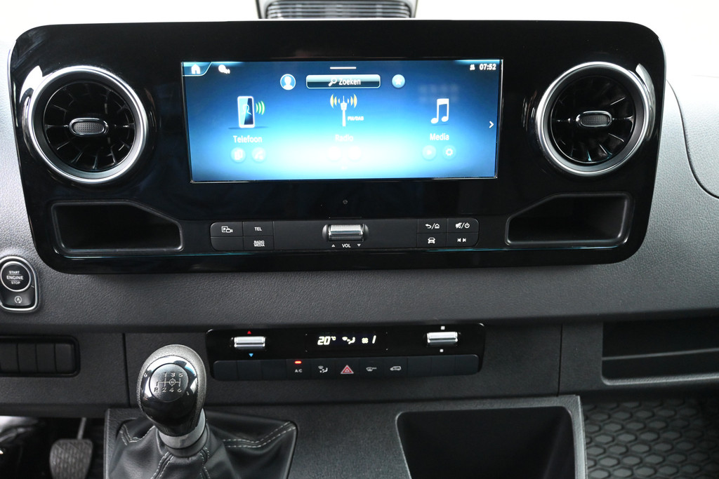 Mercedes-Benz Sprinter 4