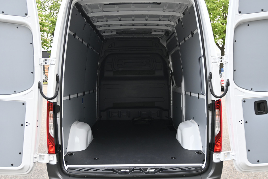 Mercedes-Benz eSprinter 12