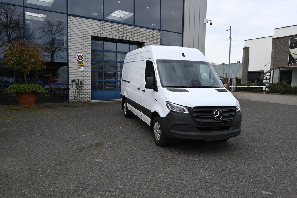 Mercedes-Benz eSprinter 2