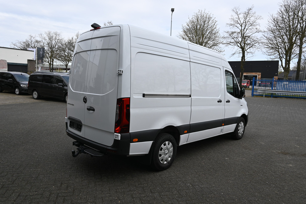 Mercedes-Benz eSprinter 3