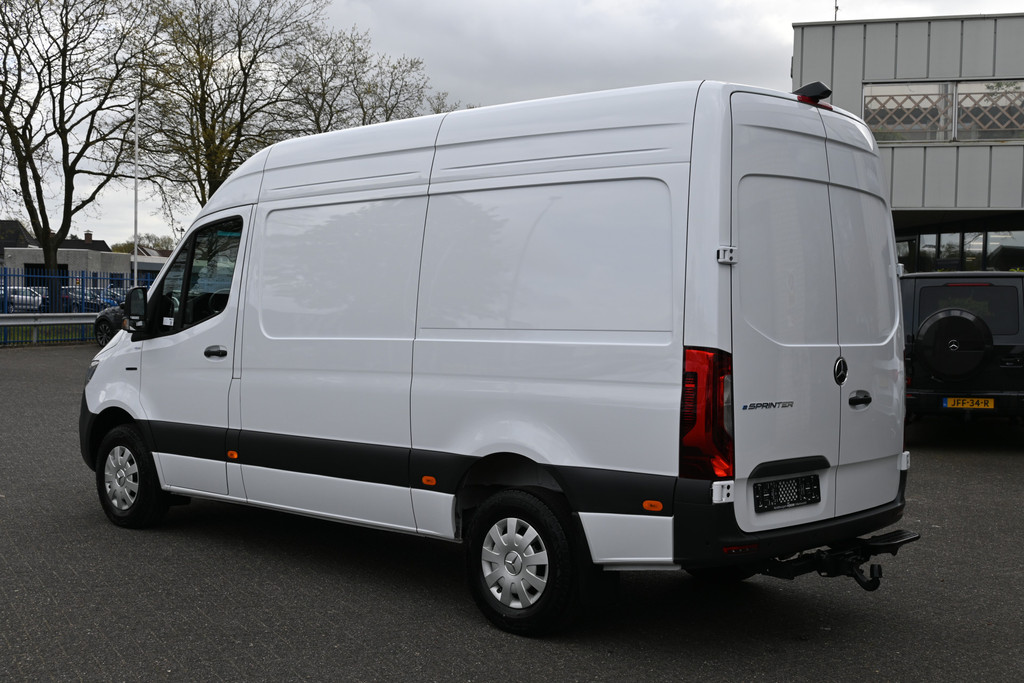Mercedes-Benz eSprinter 10
