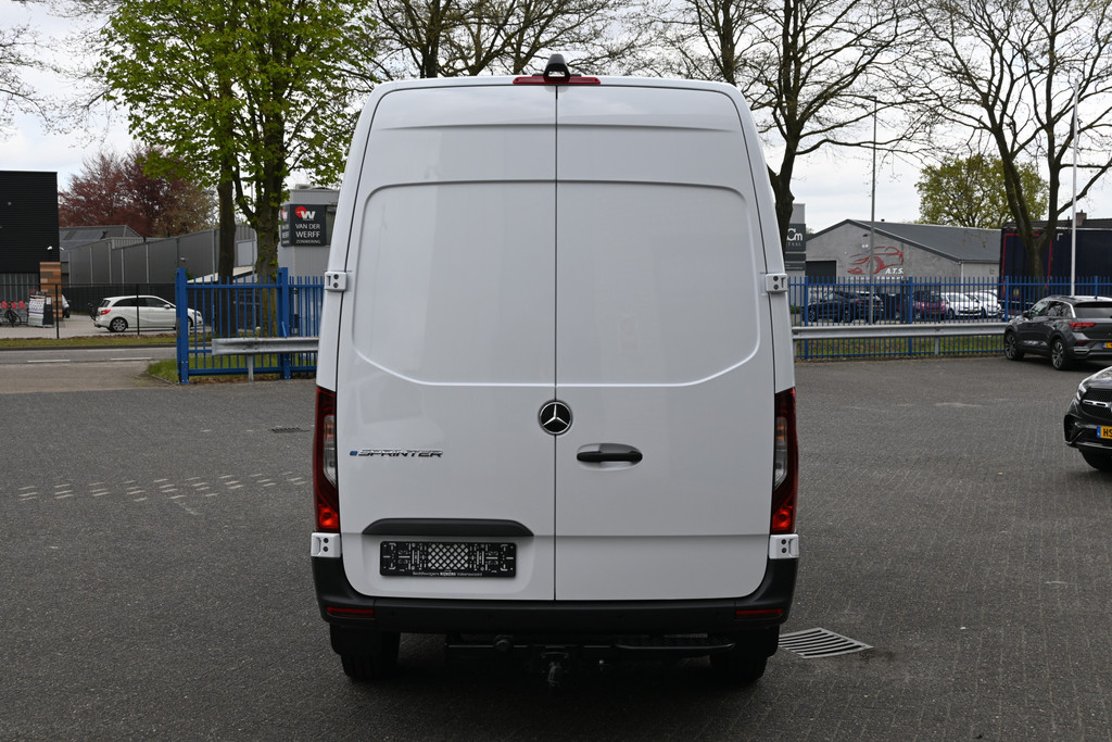Mercedes-Benz eSprinter 11