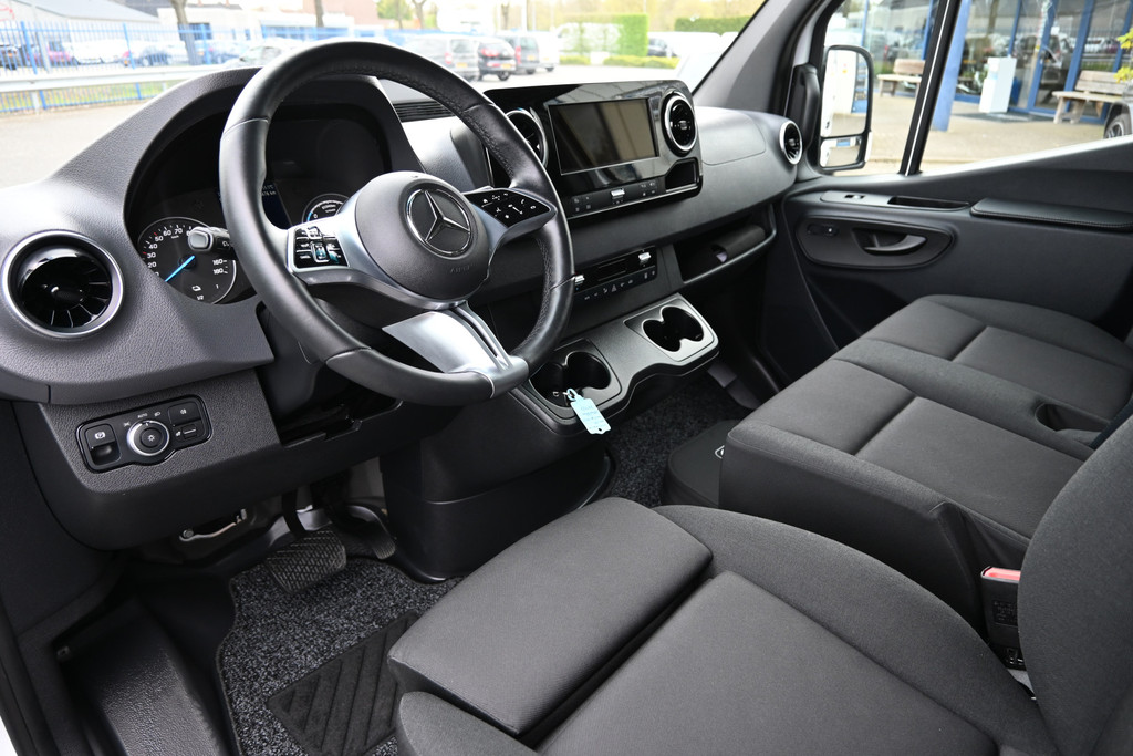 Mercedes-Benz eSprinter 3