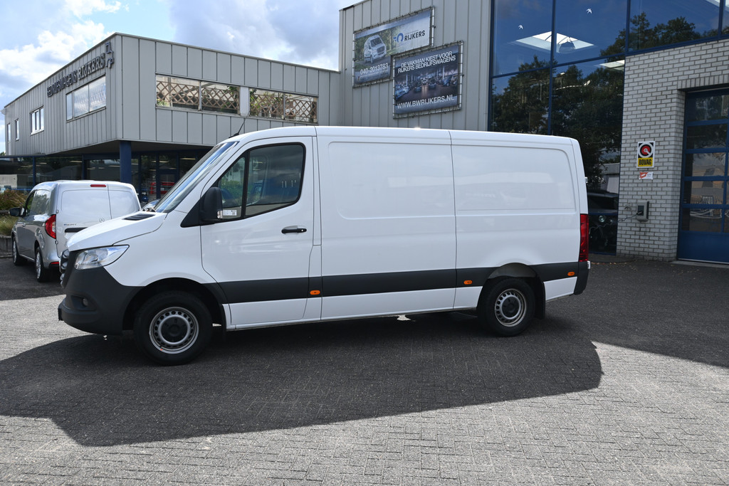 Mercedes-Benz Sprinter 2