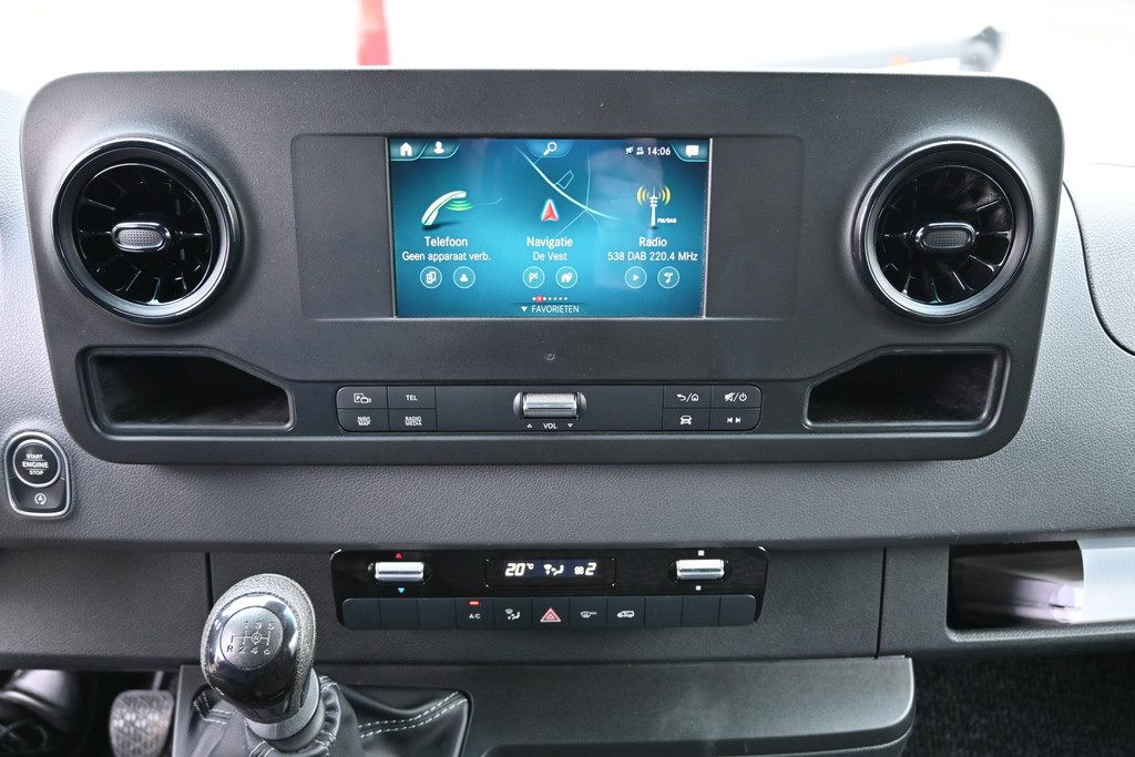 Mercedes-Benz Sprinter 4