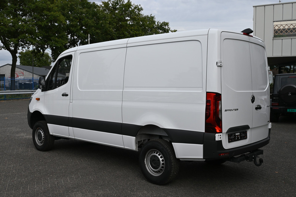 Mercedes-Benz Sprinter 10