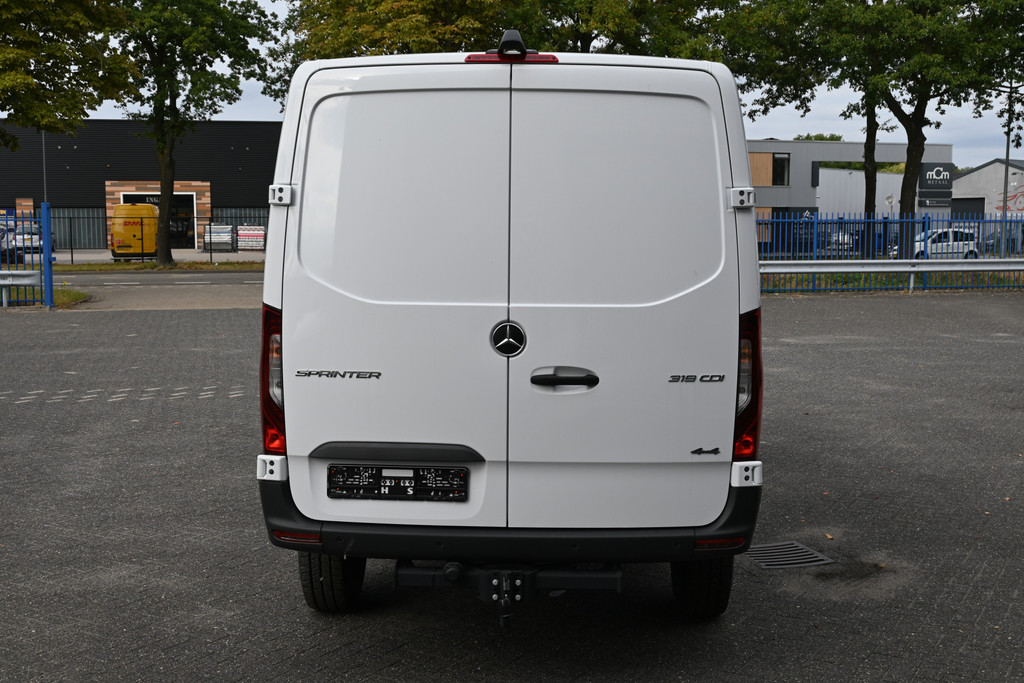 Mercedes-Benz Sprinter 11