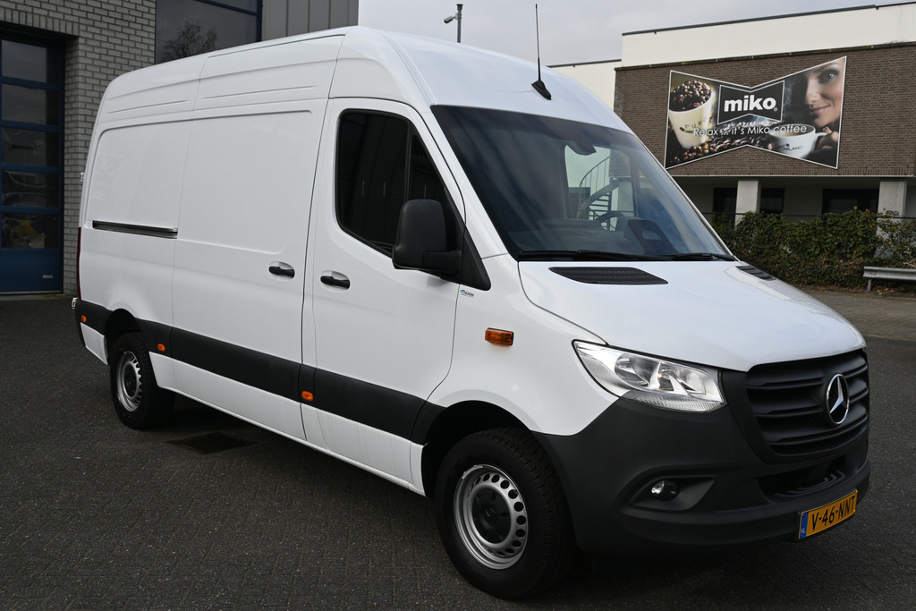 Mercedes-Benz Sprinter 2