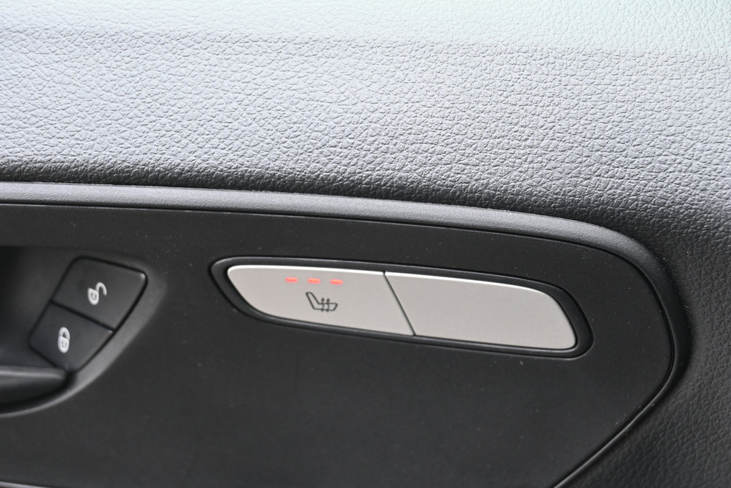 Mercedes-Benz Vito 18