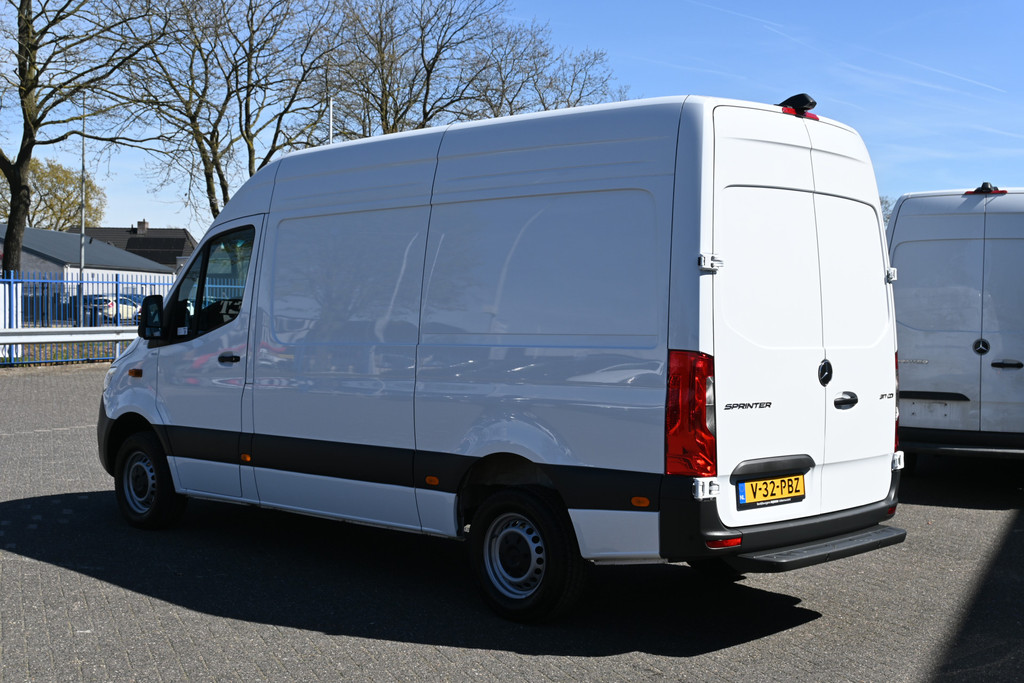 Mercedes-Benz Sprinter 10