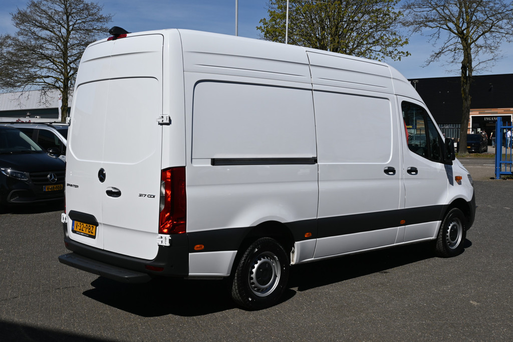 Mercedes-Benz Sprinter 2