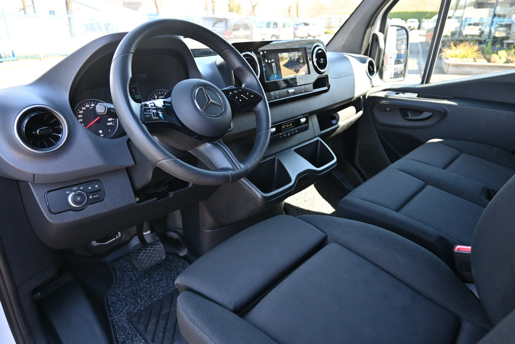 Mercedes-Benz Sprinter 3