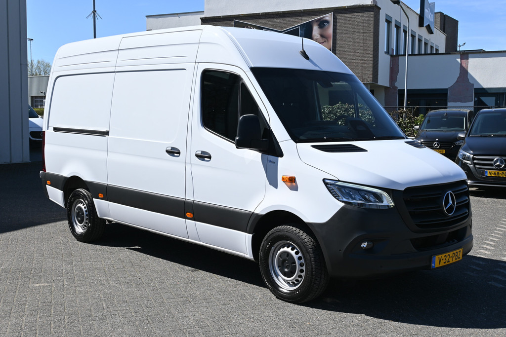 Mercedes-Benz Sprinter 8