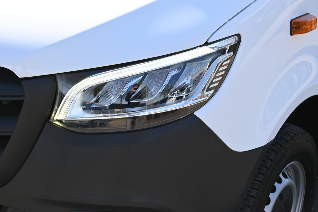 Mercedes-Benz Sprinter 9