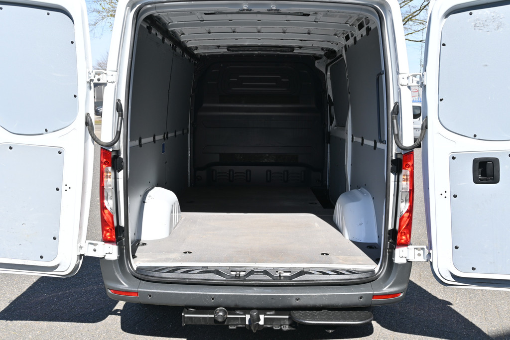 Mercedes-Benz Sprinter 10