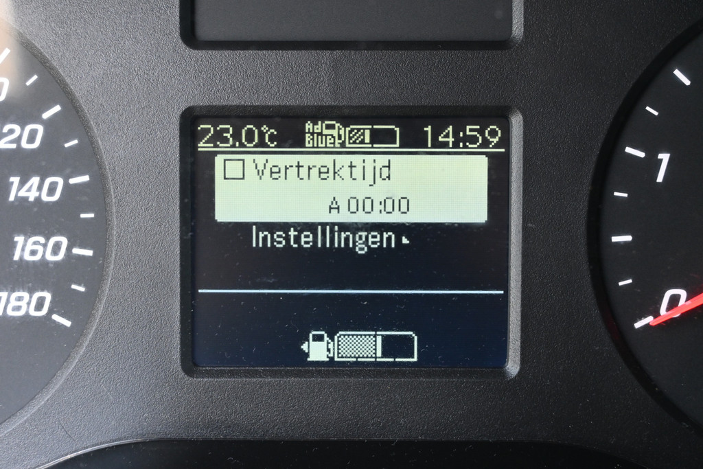 Mercedes-Benz Sprinter 16