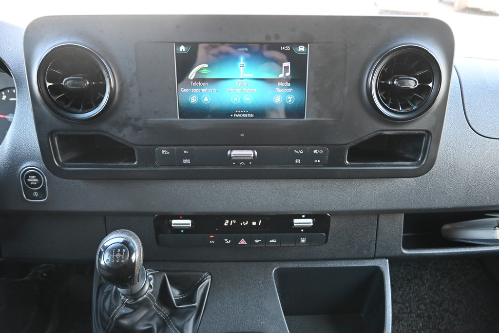 Mercedes-Benz Sprinter 4