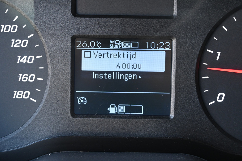 Mercedes-Benz Sprinter 18