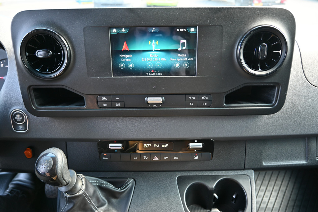 Mercedes-Benz Sprinter 4