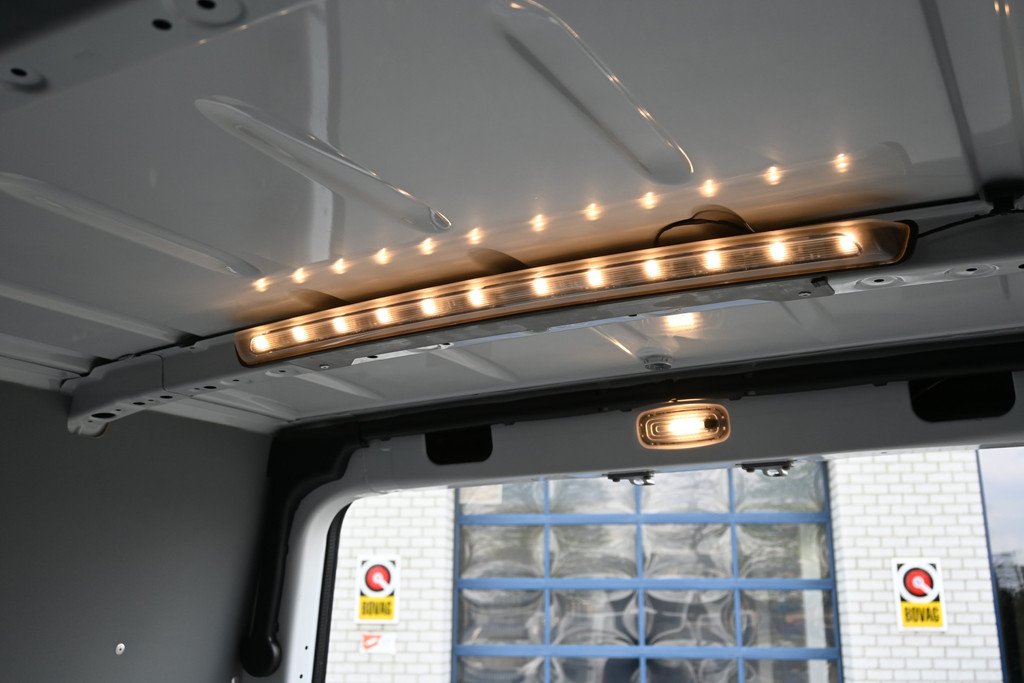 Mercedes-Benz eSprinter 11