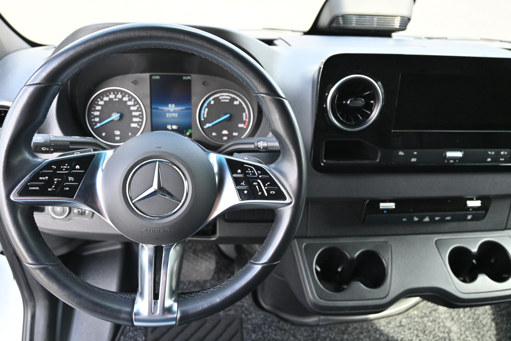 Mercedes-Benz eSprinter 12