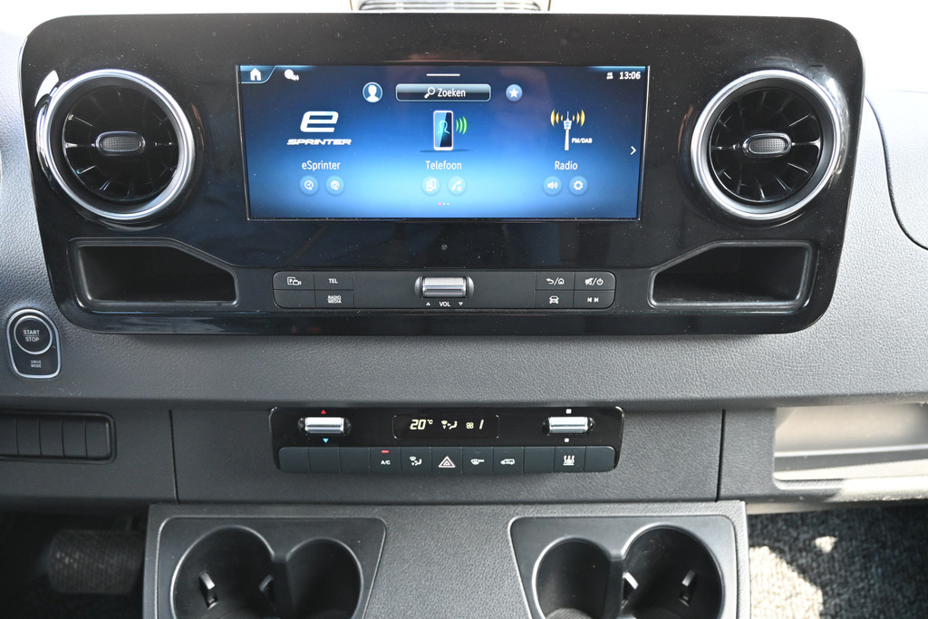 Mercedes-Benz eSprinter 4