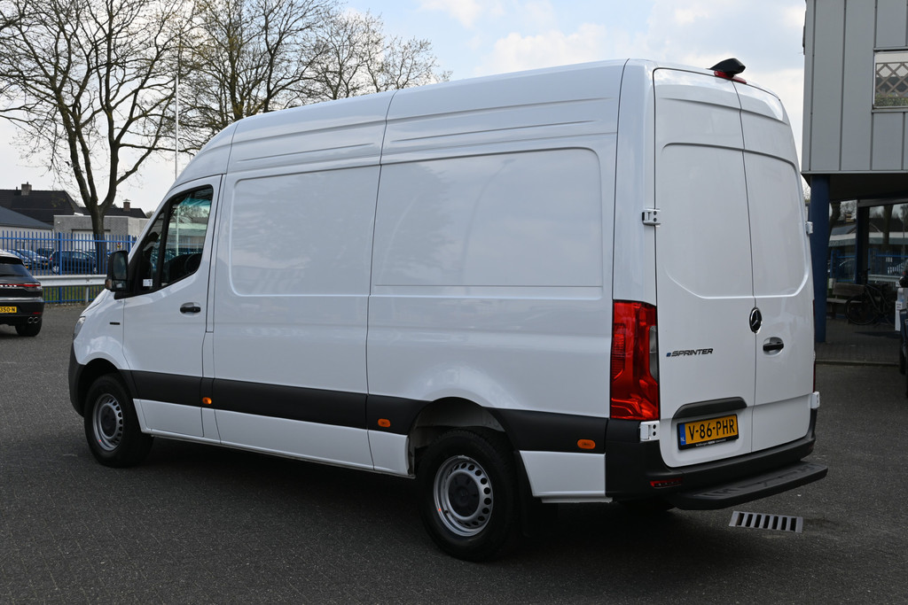 Mercedes-Benz eSprinter 8