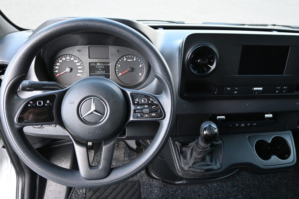 Mercedes-Benz Sprinter 12