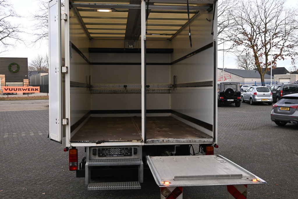 Mercedes-Benz Sprinter 10