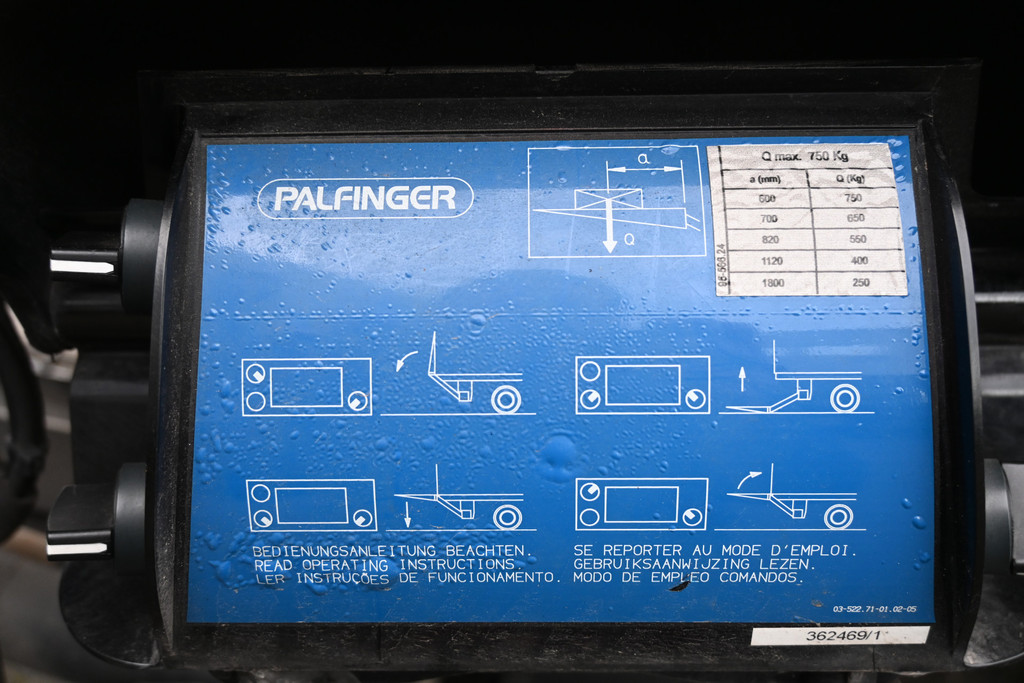 Mercedes-Benz Sprinter 14