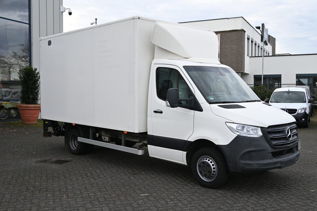 Mercedes-Benz Sprinter 8
