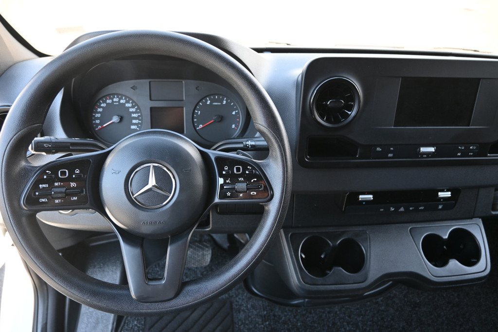 Mercedes-Benz Sprinter 12