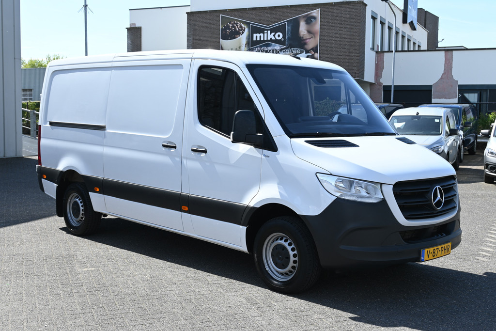 Mercedes-Benz Sprinter 8