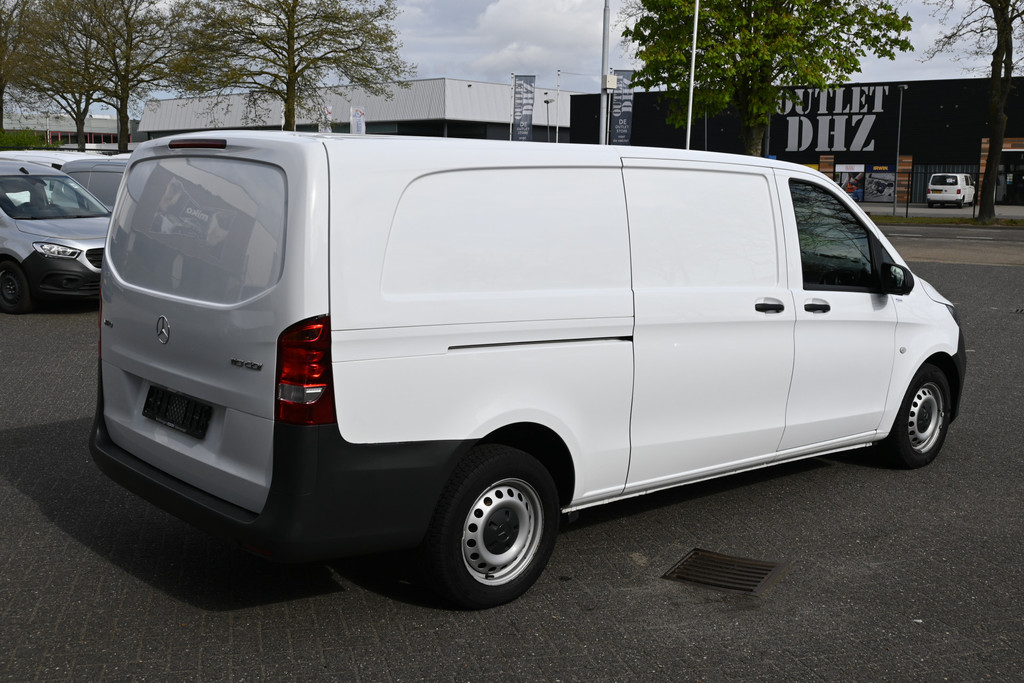 Mercedes-Benz Vito 2