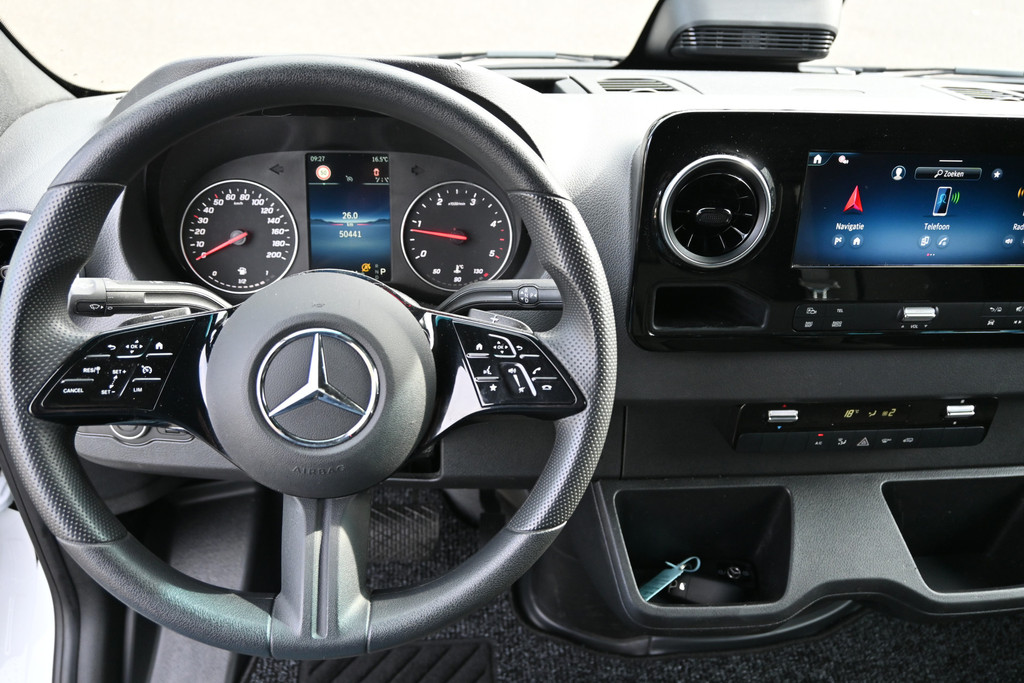 Mercedes-Benz Sprinter 14