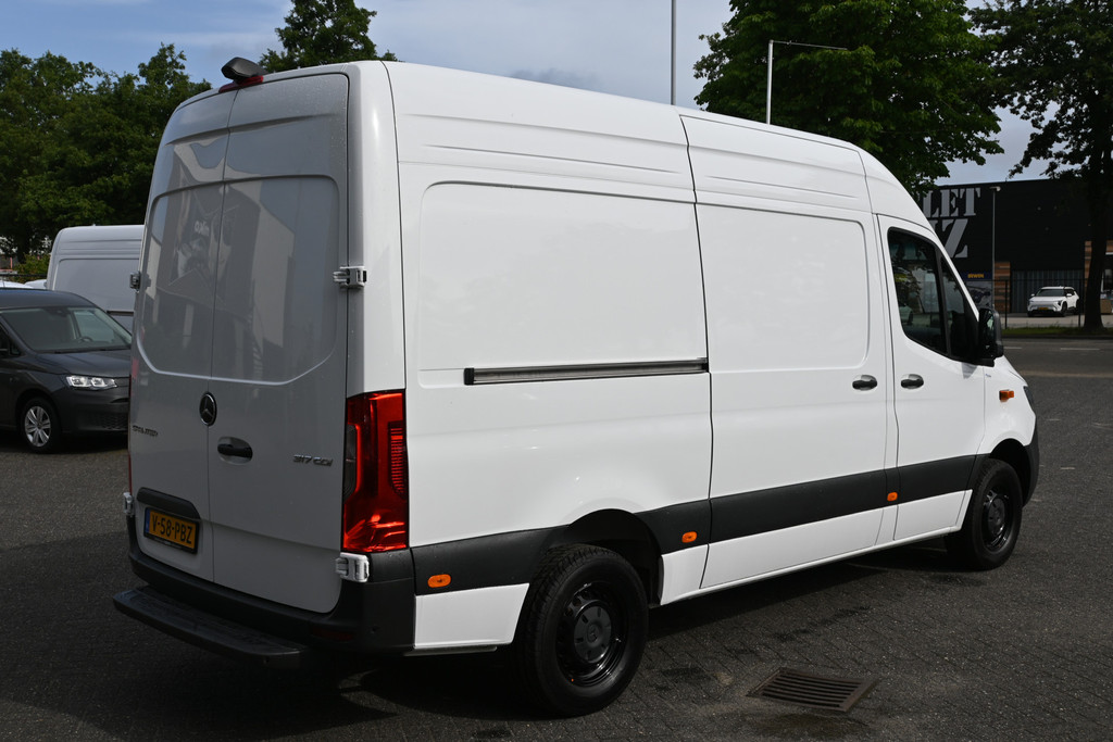 Mercedes-Benz Sprinter 2