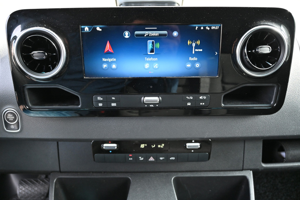 Mercedes-Benz Sprinter 4