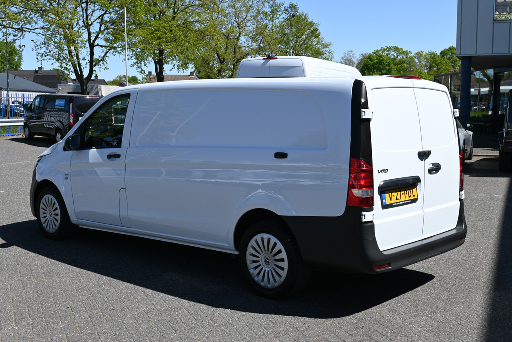 Mercedes-Benz Vito 12