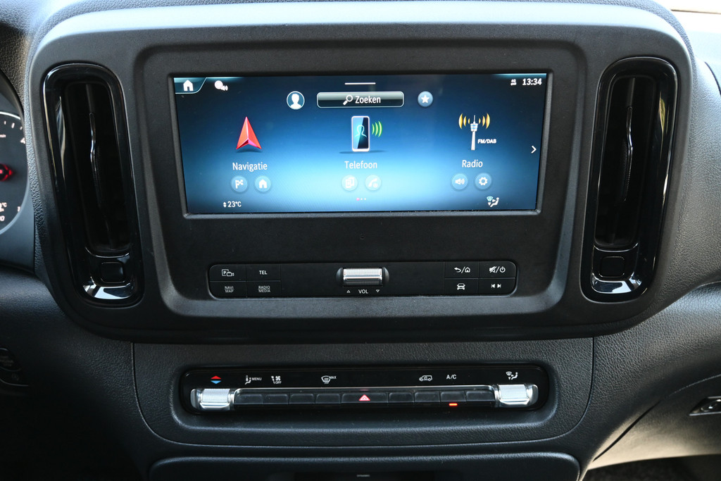Mercedes-Benz Vito 4