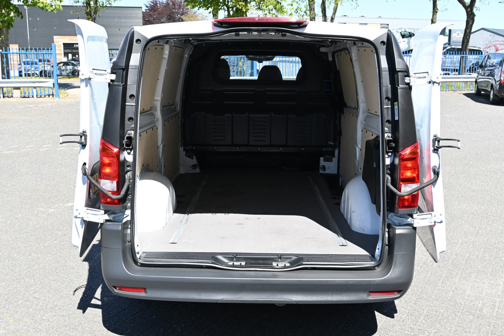 Mercedes-Benz Vito 10