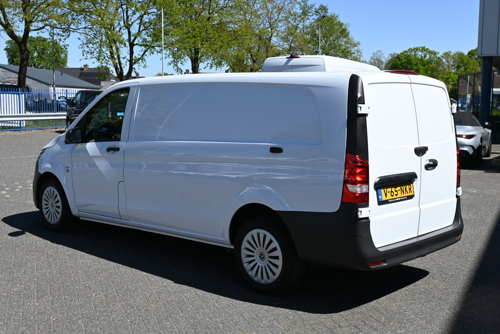 Mercedes-Benz Vito 13