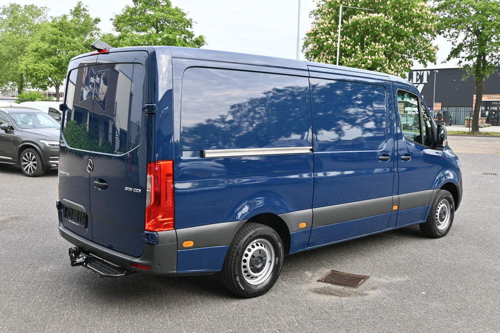 Mercedes-Benz Sprinter 2